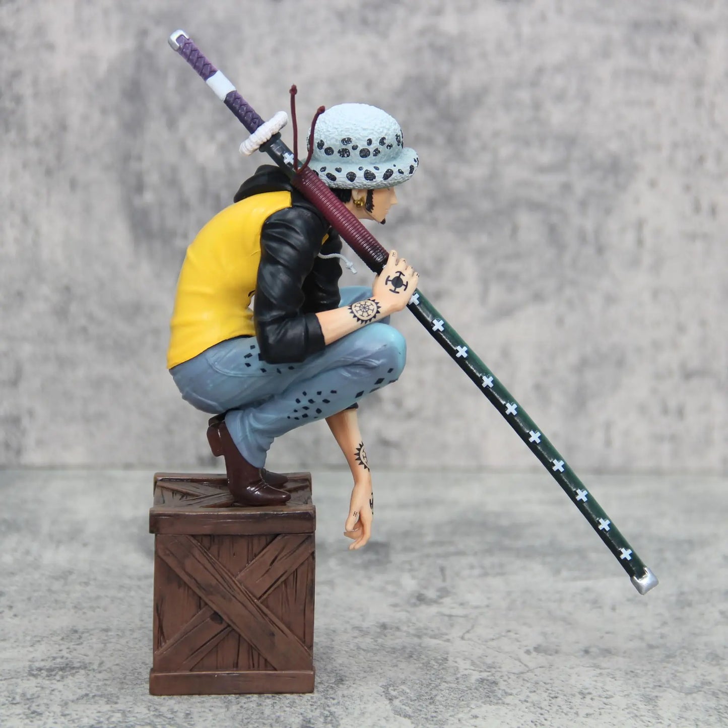 Figura Bandai Anime Trafalgar D. Water Law - ¡El Cirujano de la Muerte!