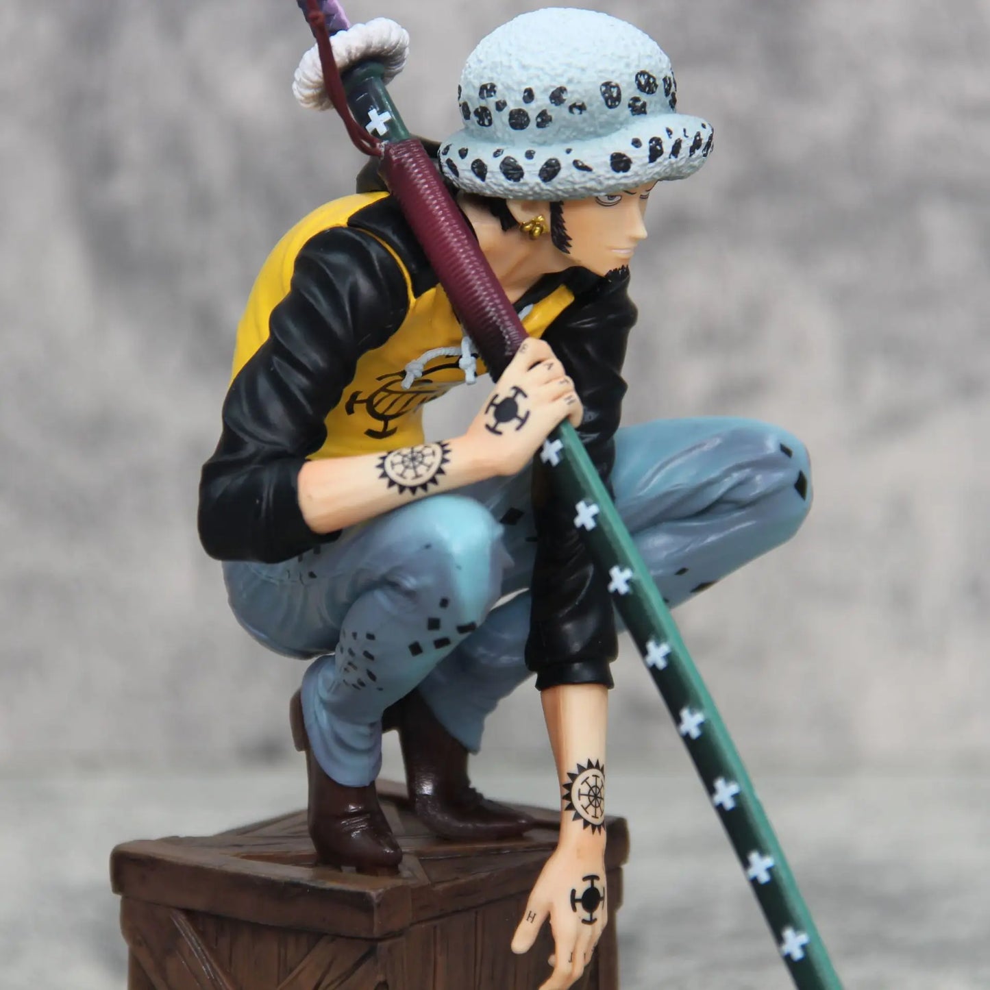 Bandai Anime Figure Trafalgar D. Water Law - The Surgeon of Death!